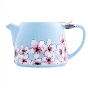 Alfred Ceramic Teapot - FabFitFun Fall Edition